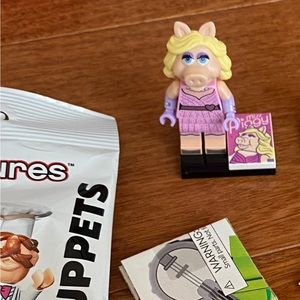 Lego Muppets minifigure Little Miss Piggie 🐽